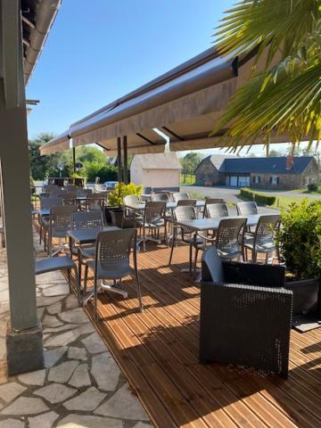 Hotel Restaurant Les Coquelicots, The Originals Relais Saint-Pardoux-l'Ortigier Exterior photo