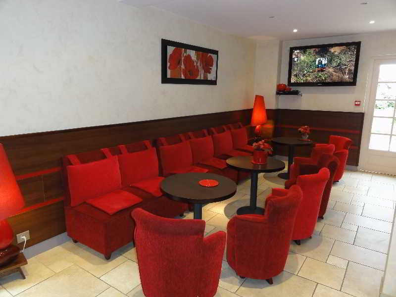 Hotel Restaurant Les Coquelicots, The Originals Relais Saint-Pardoux-l'Ortigier Exterior photo