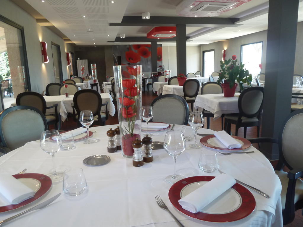 Hotel Restaurant Les Coquelicots, The Originals Relais Saint-Pardoux-l'Ortigier Exterior photo